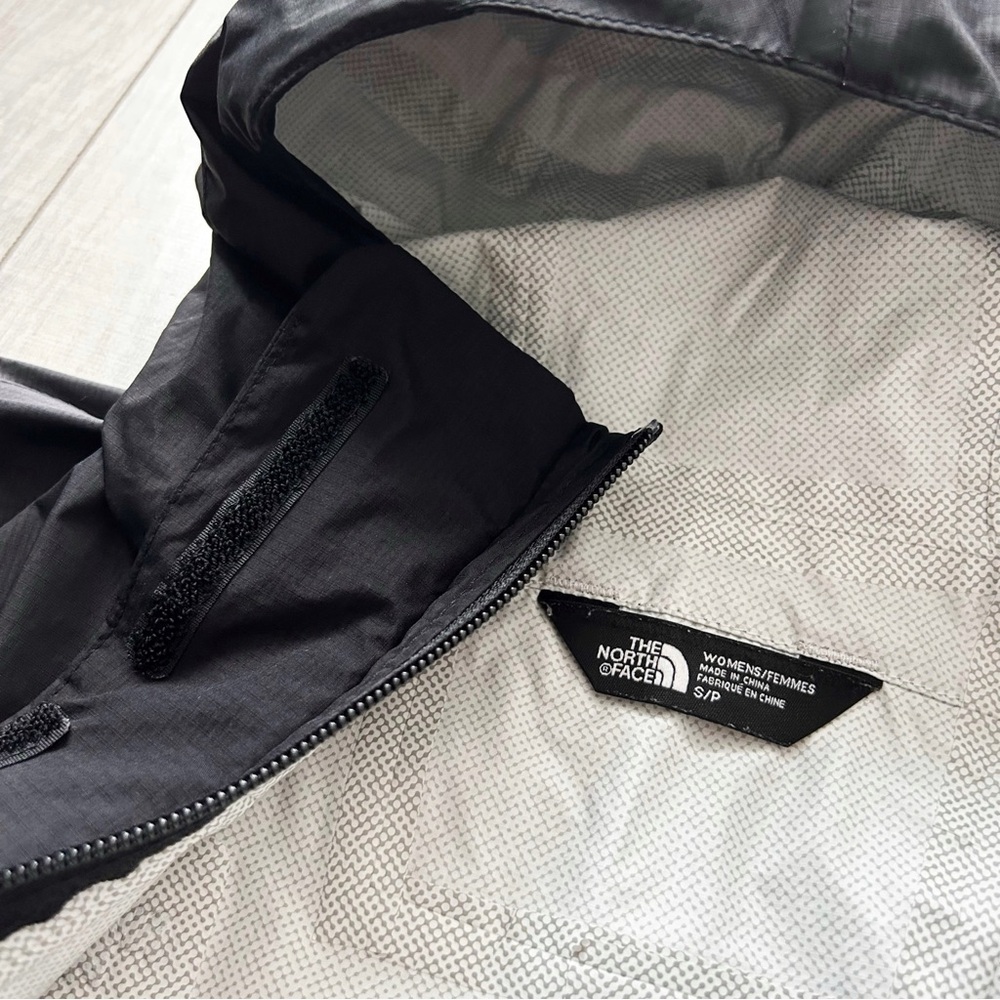 The North Face Venture II black dryvent rain jacket - Picture 11 of 14